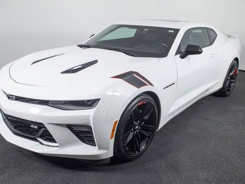 Used 2018 Chevrolet Camaro SS w/ Redline Edition RWD image 15