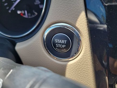 Used 2016 Nissan Rogue SV w/ SV Premium Package FWD image 27