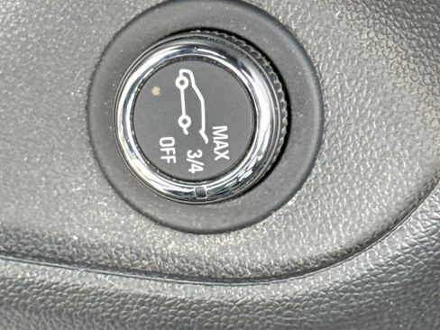 Used 2023 Buick Encore GX Essence w/ Experience Buick Package image 18