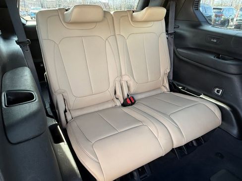 Used 2023 Jeep Grand Cherokee L Limited w/ Trailer Tow Group (B) image 15