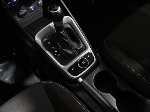 Certified 2021 Hyundai Venue SEL w/ Premium Package image 15