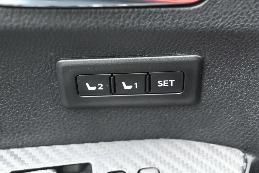 Used 2013 Toyota RAV4 Limited AWD/4WD image 14