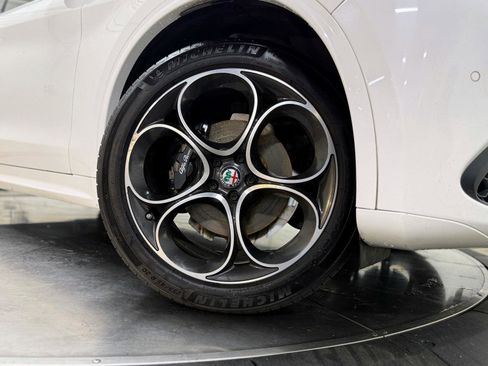 Used 2020 Alfa Romeo Stelvio Ti Lusso image 11