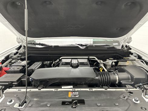 Used 2025 Chevrolet Colorado Z71 AWD/4WD image 42
