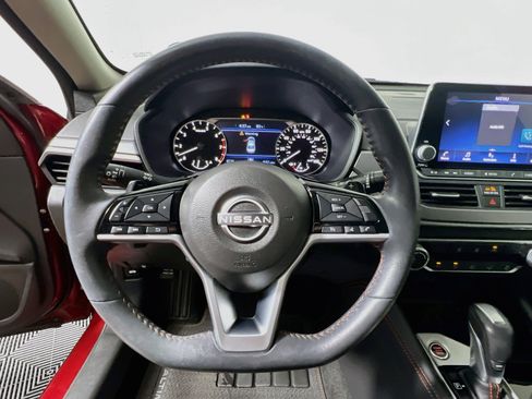 Used 2024 Nissan Altima 2.5 SR FWD image 17