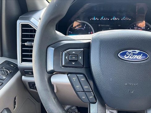Certified 2020 Ford F250 XLT w/ XLT Premium Package AWD/4WD image 19