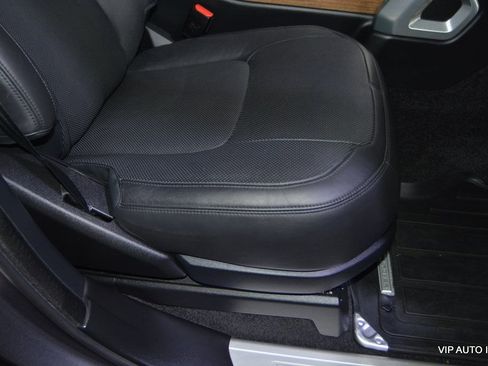 Used 2018 Land Rover Range Rover HSE image 16