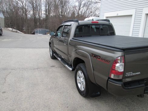 Used 2014 Toyota Tacoma TRD Sport w/ TRD Sport Package image 8