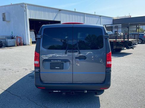 Used 2016 Mercedes-Benz Metris image 4
