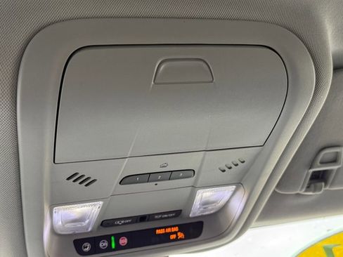 Used 2021 Chevrolet Equinox LT image 20