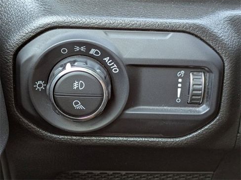 Used 2023 Jeep Gladiator Overland image 22