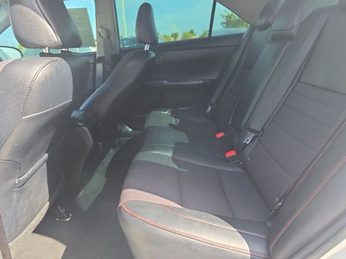 Used 2017 Toyota Camry SE FWD image 19