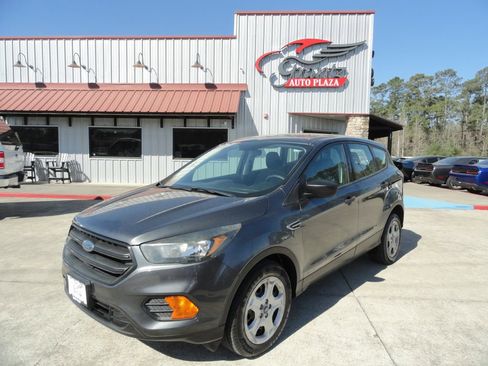 Used 2018 Ford Escape S image 1