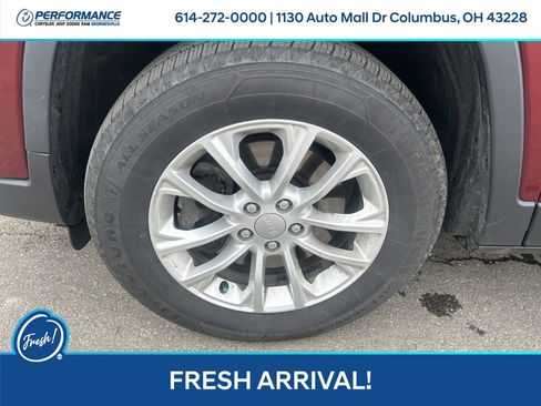 Used 2020 Jeep Cherokee Latitude AWD/4WD image 10