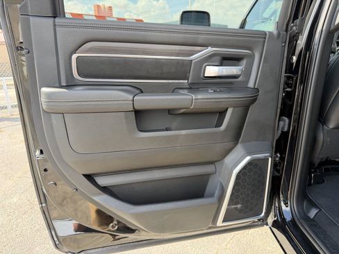 Used 2025 RAM 2500 Laramie AWD/4WD image 17