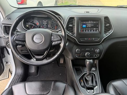 Used 2021 Jeep Cherokee Latitude Plus FWD image 21