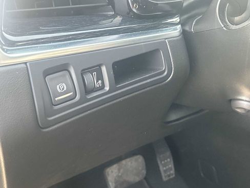 Certified 2025 Cadillac XT5 Premium Luxury image 18