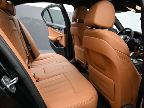 Used 2022 BMW 530i xDrive w/ Convenience Package image 18