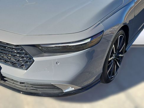 Used 2025 Honda Accord Touring image 11