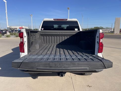 Used 2024 Chevrolet Silverado 1500 Custom Trail Boss w/ Turbomax Blackout Package image 5