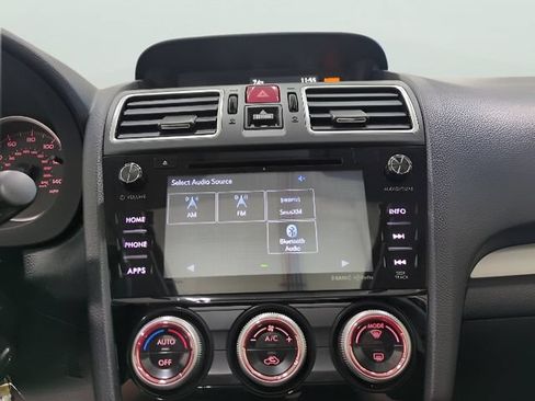Used 2018 Subaru Forester 2.5i Premium w/ All-Weather Package AWD/4WD image 9