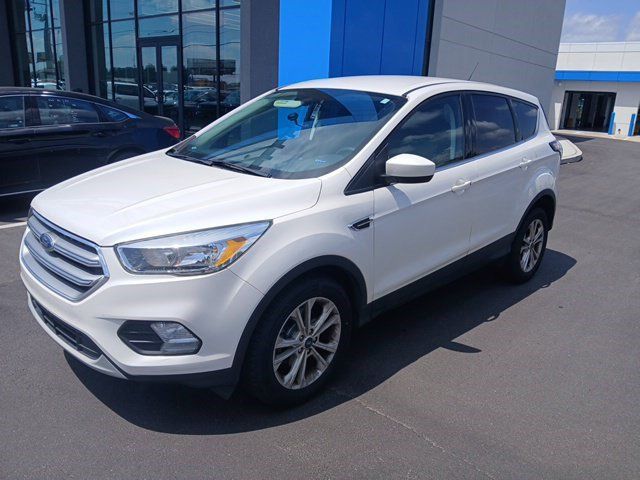 Used 2017 Ford Escape SE FWD image 3