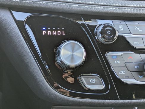 New 2026 Chrysler Pacifica Select FWD image 15