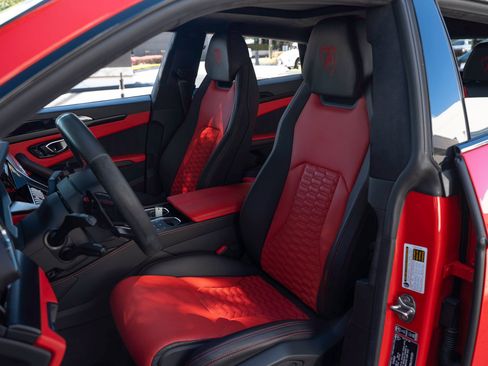 Used 2022 Lamborghini Urus AWD/4WD image 8