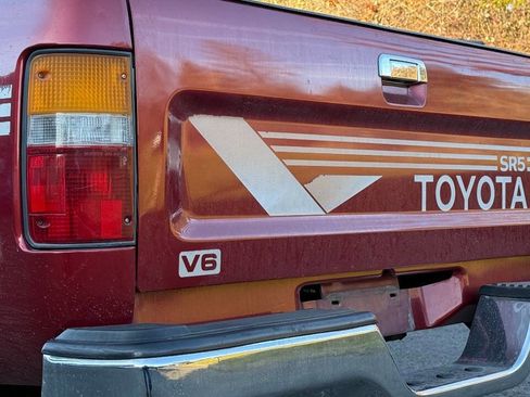 Used 1989 Toyota Pickup SR5 image 1