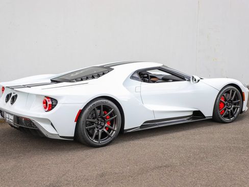 Used 2017 Ford GT RWD image 17