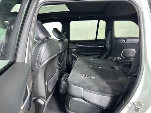 Used 2023 Jeep Grand Cherokee Overland image 26