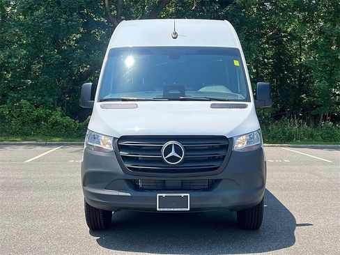 New 2025 Mercedes-Benz Sprinter 2500 image 6