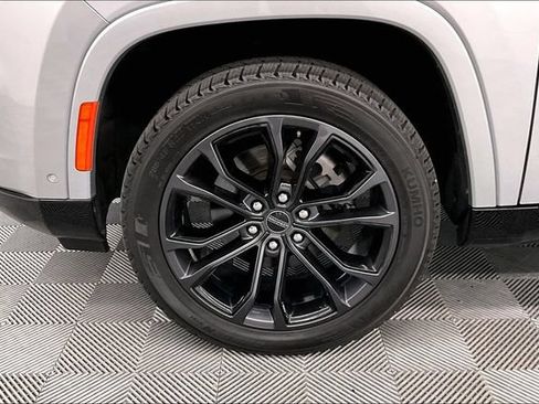 Used 2024 Jeep Grand Wagoneer Series II Obsidian w/ Quick Order Packagew 28T AWD/4WD image 10