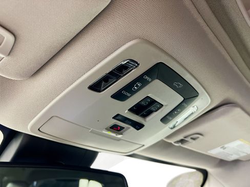 Used 2024 Toyota Sienna XLE FWD image 22