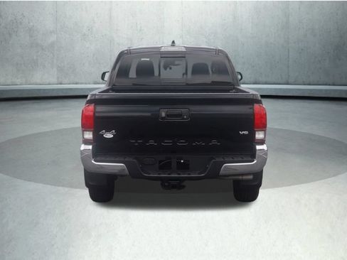 Used 2021 Toyota Tacoma SR5 AWD/4WD image 16