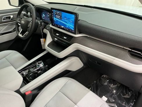 New 2026 Ford Explorer Platinum w/ LUX Leather Package AWD/4WD image 20