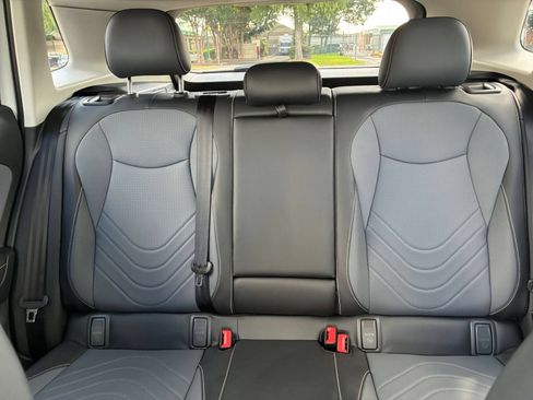 Used 2026 Volkswagen Tiguan SE FWD image 35