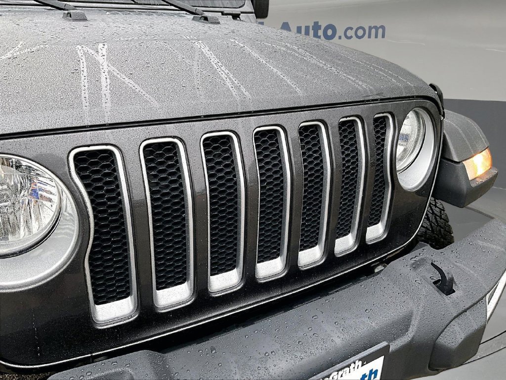 Used 2018 Jeep Wrangler Unlimited Sahara w/ Safety Group AWD/4WD image 32