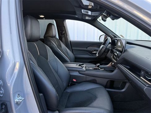 Used 2025 Toyota Grand Highlander AWD Hybrid image 31