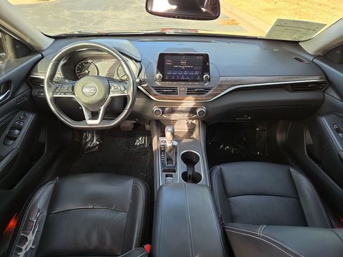 Used 2019 Nissan Altima 2.5 Platinum image 12