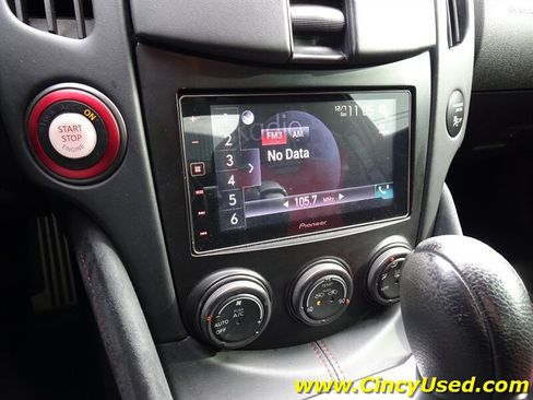 Used 2016 Nissan 370Z NISMO RWD image 17