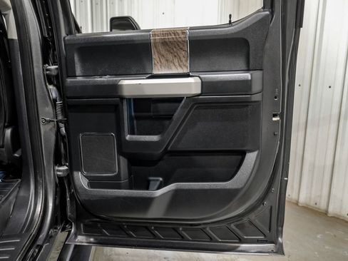 Used 2019 Ford F250 Lariat w/ Lariat Ultimate Package AWD/4WD image 47