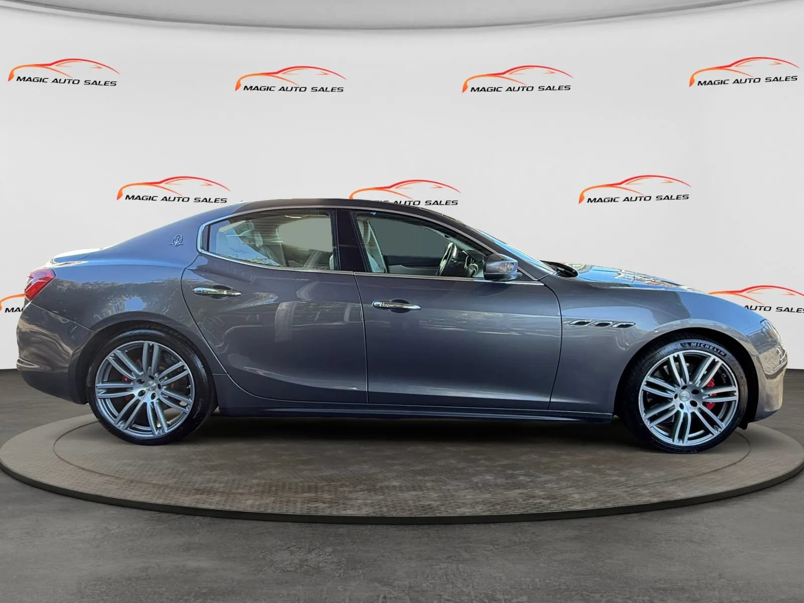 Used 2019 Maserati Ghibli S Q4 AWD/4WD image 6