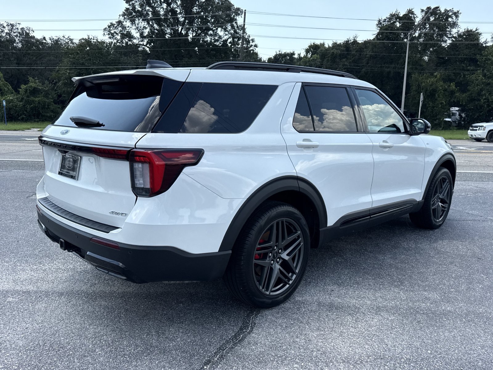 Used 2025 Ford Explorer ST-Line w/ Premium Package AWD/4WD image 5