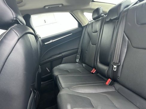 Used 2019 Ford Fusion Titanium image 9