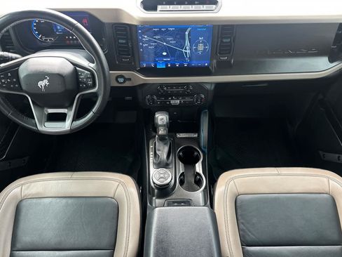 Certified 2022 Ford Bronco Wildtrak AWD/4WD image 3