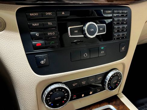 Used 2015 Mercedes-Benz GLK 350 4MATIC image 25