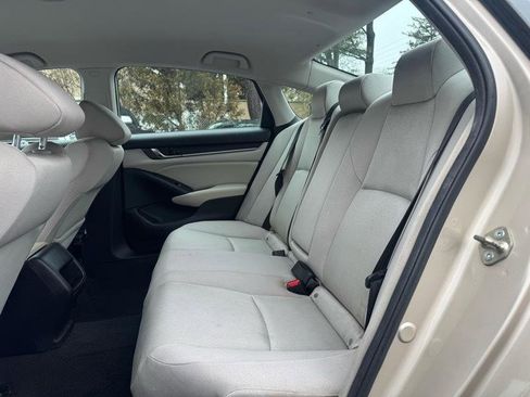 Used 2019 Honda Accord LX image 9