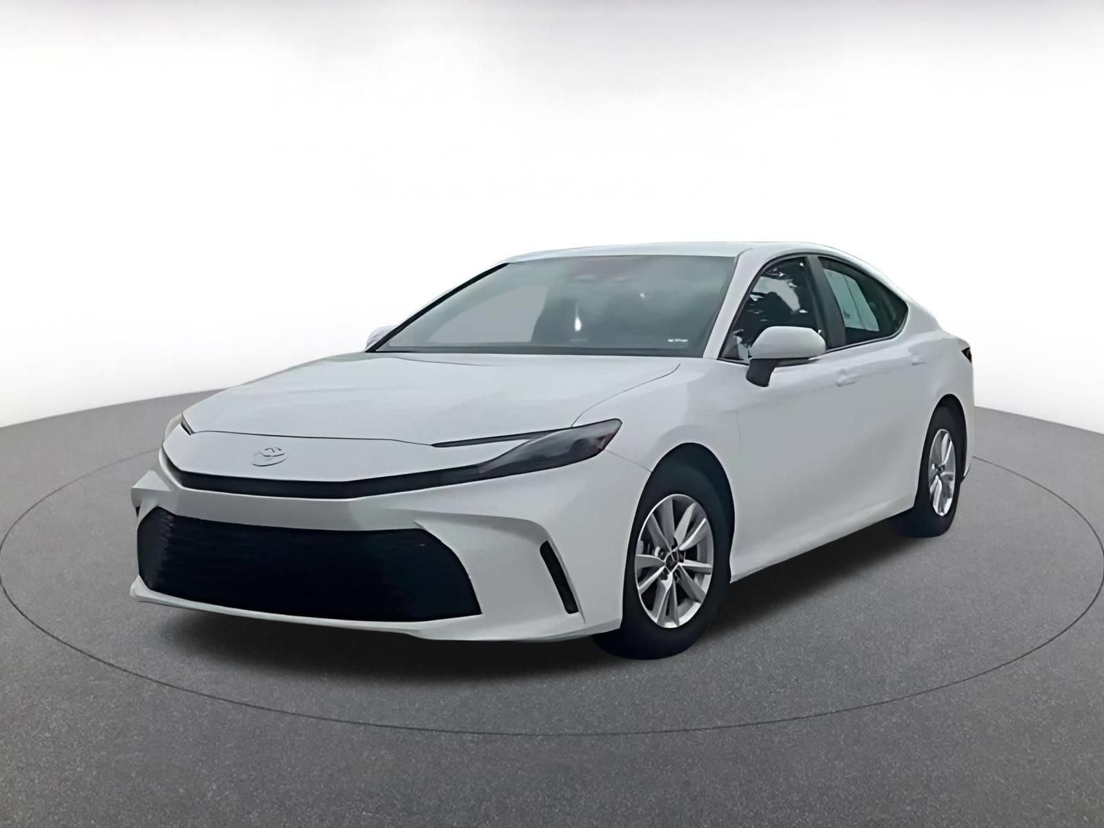 Used 2025 Toyota Camry LE FWD image 6