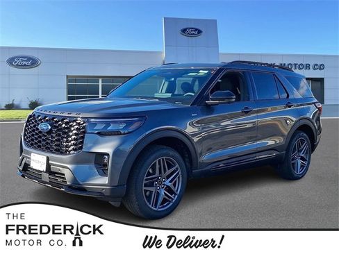 New 2026 Ford Explorer ST-Line w/ ST-Line Street Pack image 1